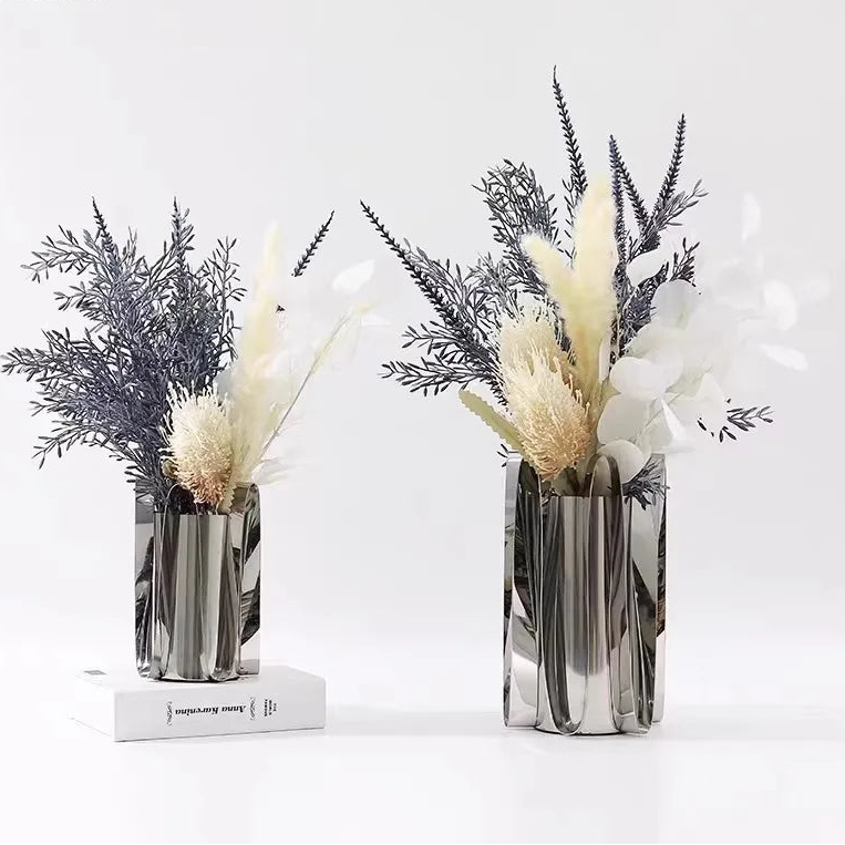 Vase made of stainless steel Folda