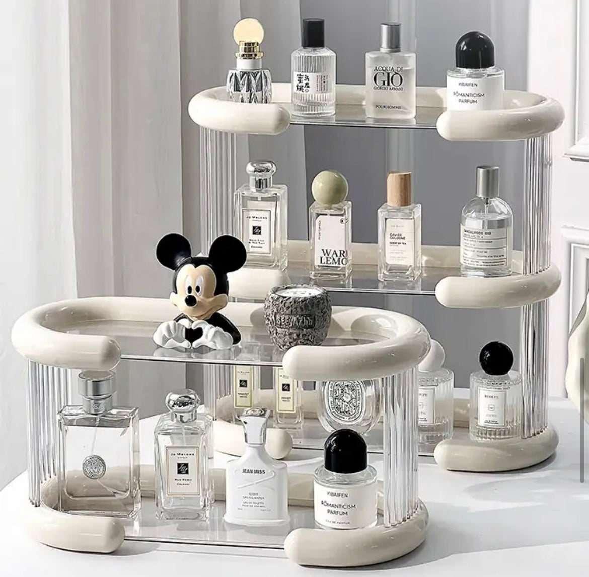 Cosmetic organizer in Nordic style