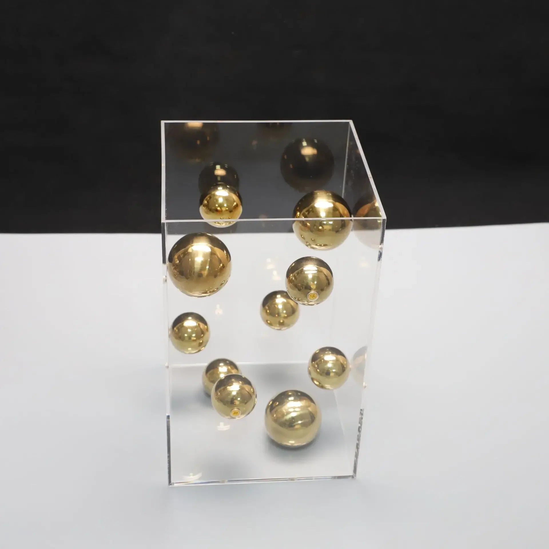Acrylic decorative cube Orbis
