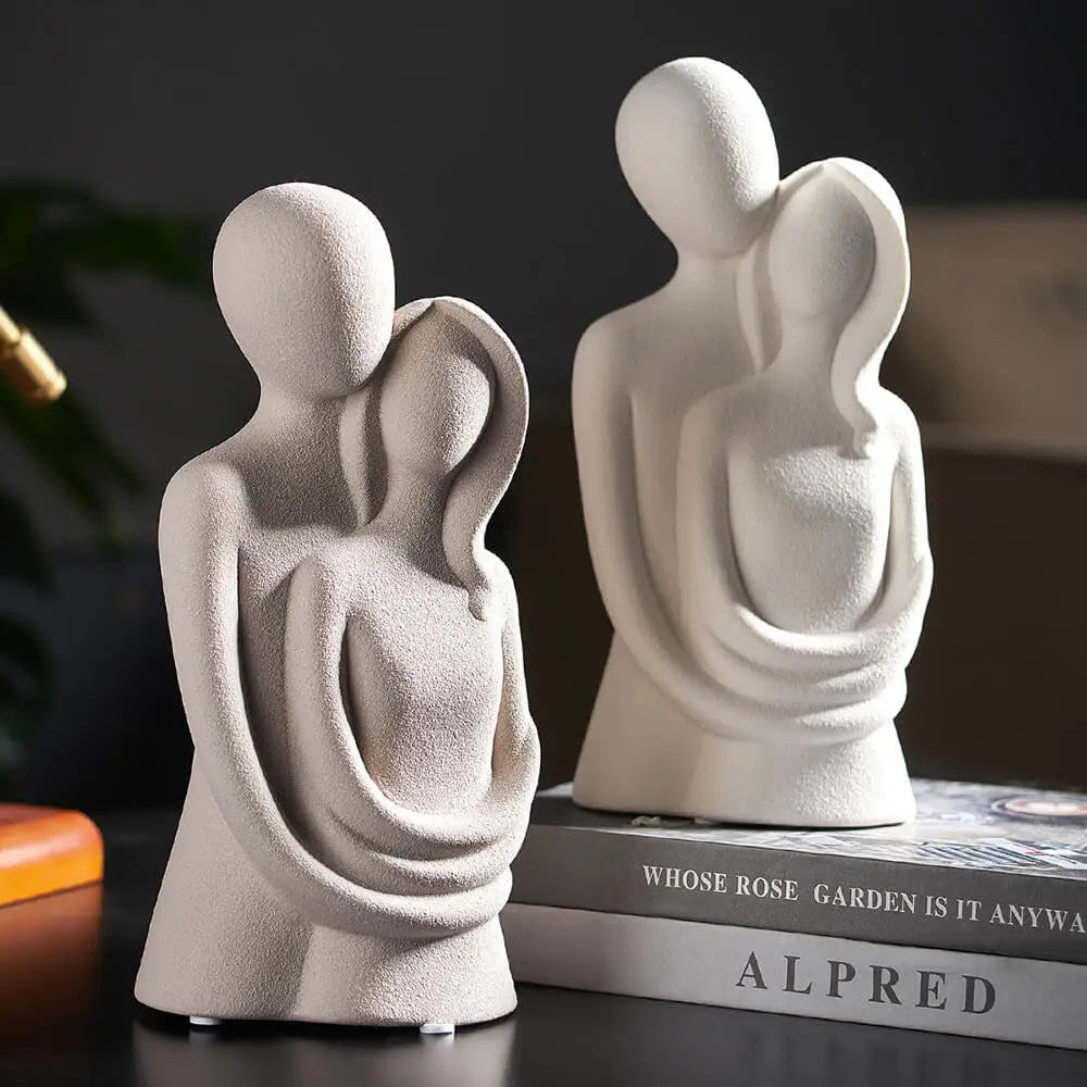 Scultura Coppia Innamorata in Ceramica