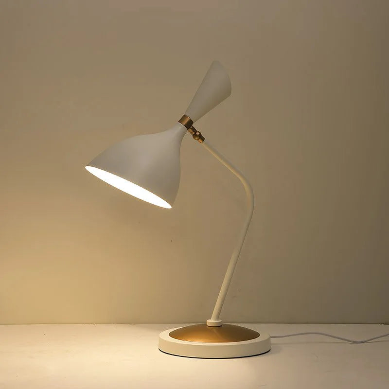 Minimalistische Tischlampe Lyra