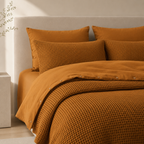 Musselin-Bettwäsche-aus-türkischer-Bio-Baumwolle-mit-Waffeldesign-–-Karamellbraun-3