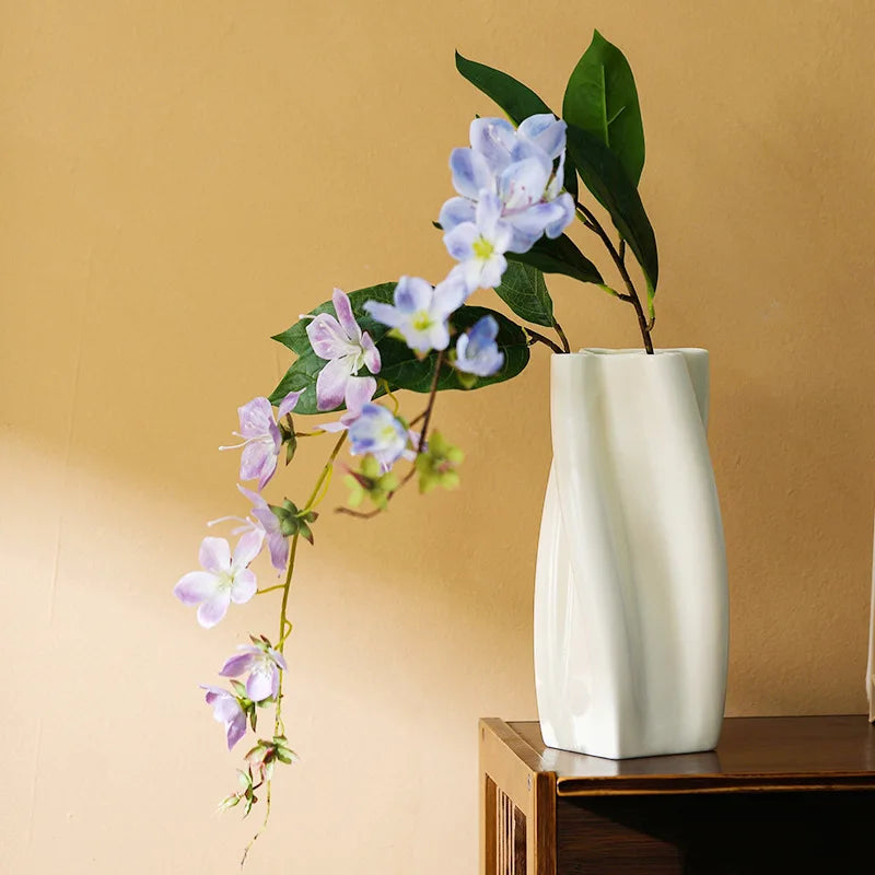Minimalist Decorative Ceramic Vase Spirallis