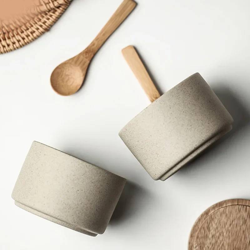 Ceramic spice jars set with wooden lid