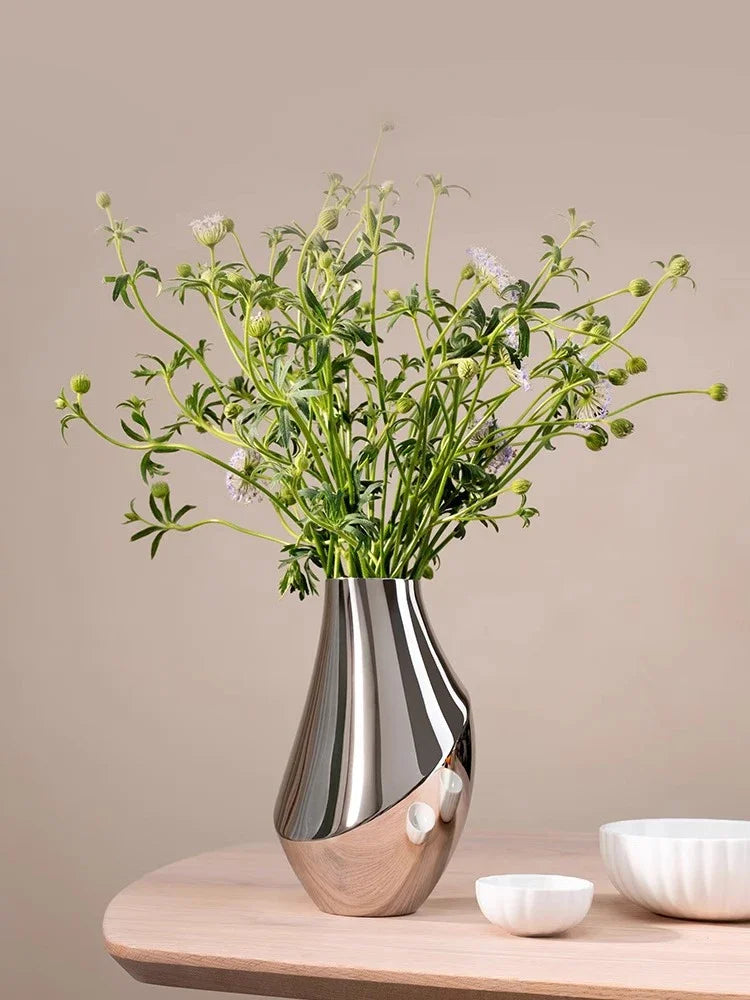 Design Vase aus Edelstahl Arla