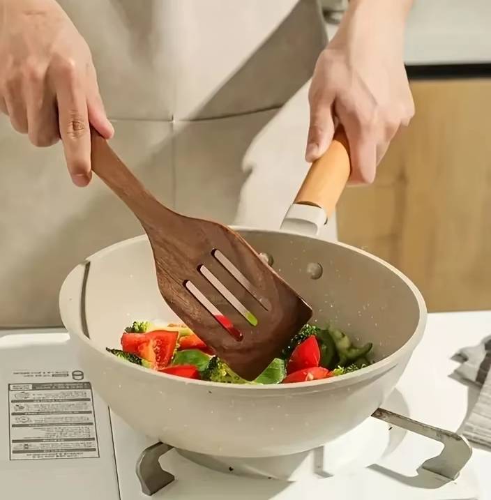 Kitchen utensil set made of teak wood – 10-piece