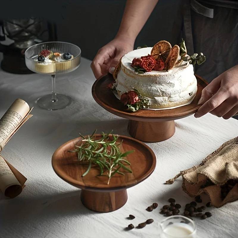 Cake stand with glass lid dome
