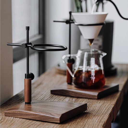 Pour Over Ständer aus Holz