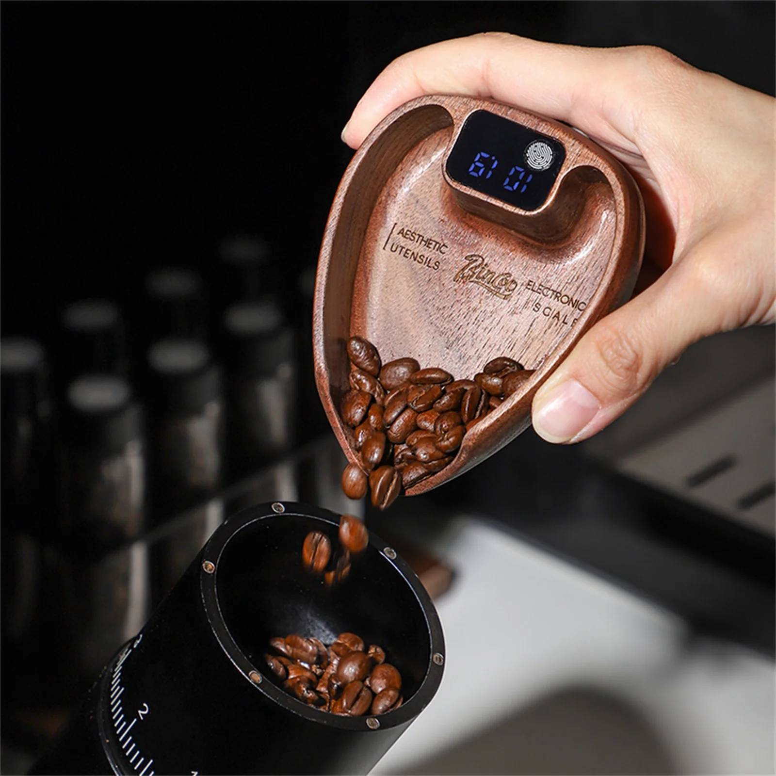 Digitale Kaffee-Waage mit Holzdesign