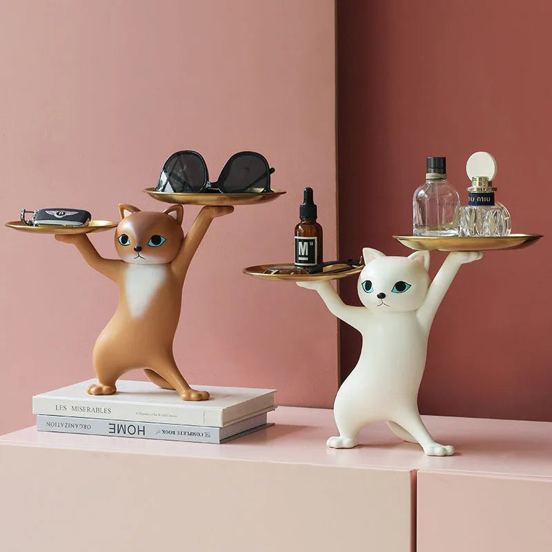Sculpture de chat avec étagères comme support d'objets
