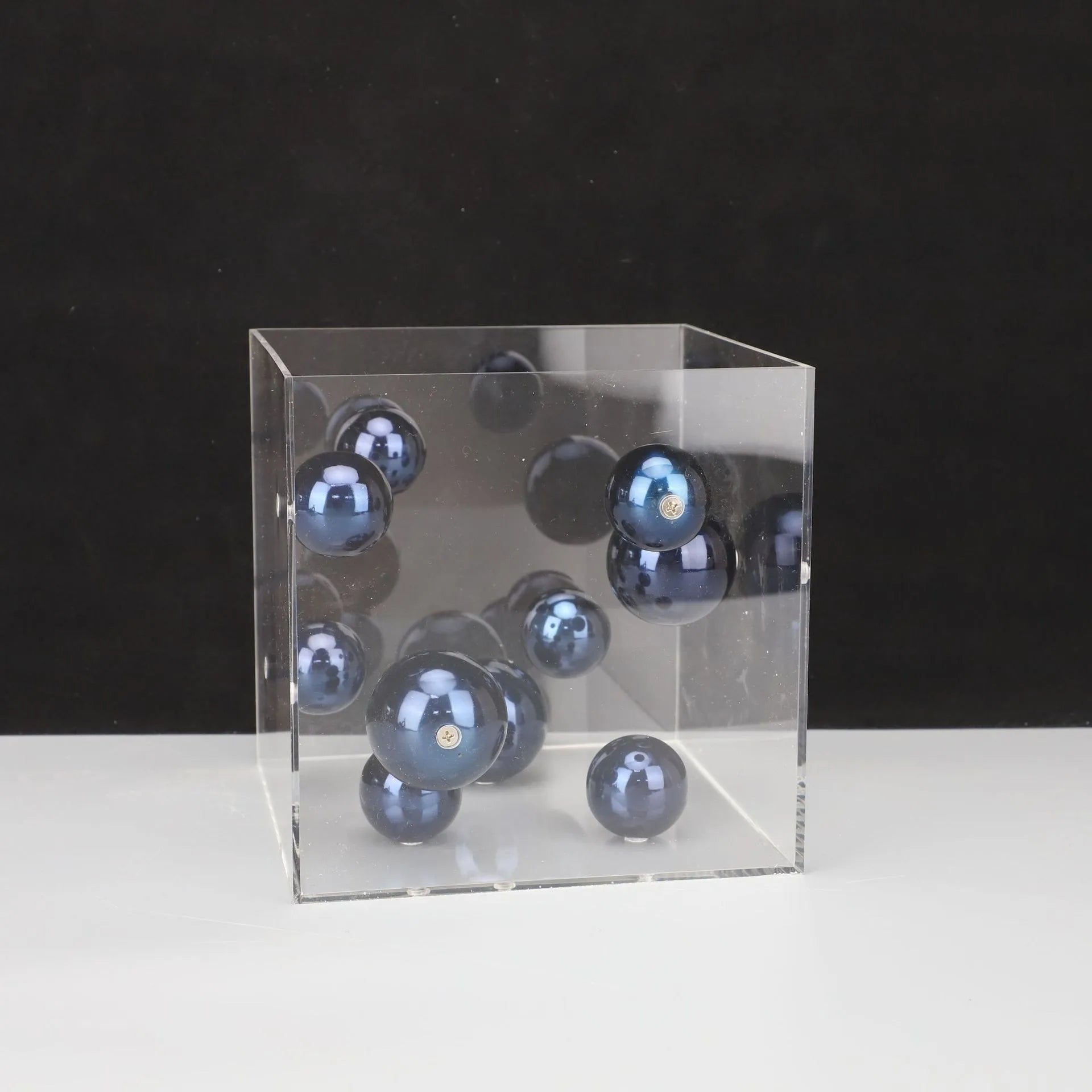 Acrylic decorative cube Orbis