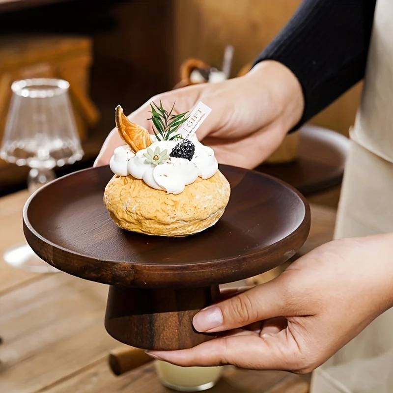 Cake stand with glass lid dome