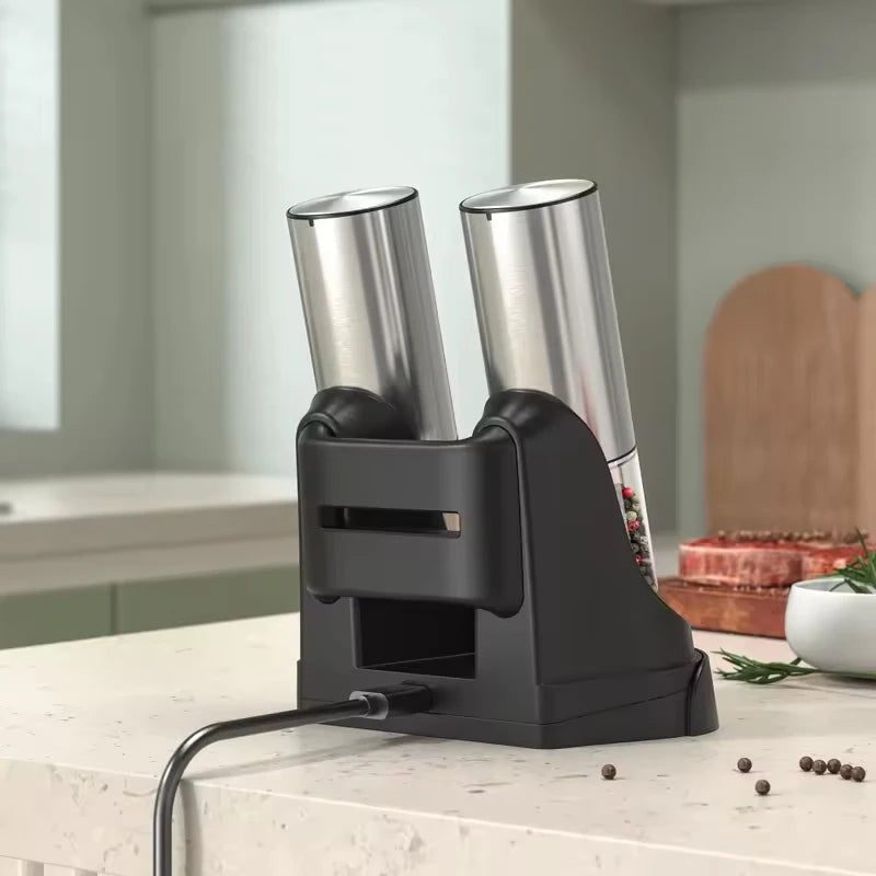 Electric salt and pepper shaker