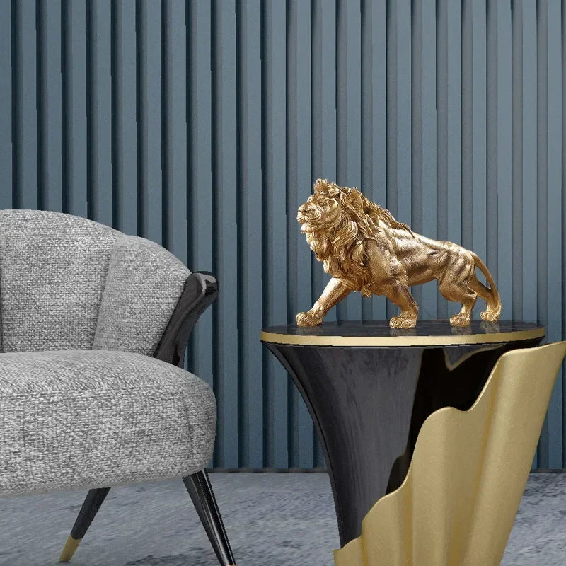 Scultura del leone dorato