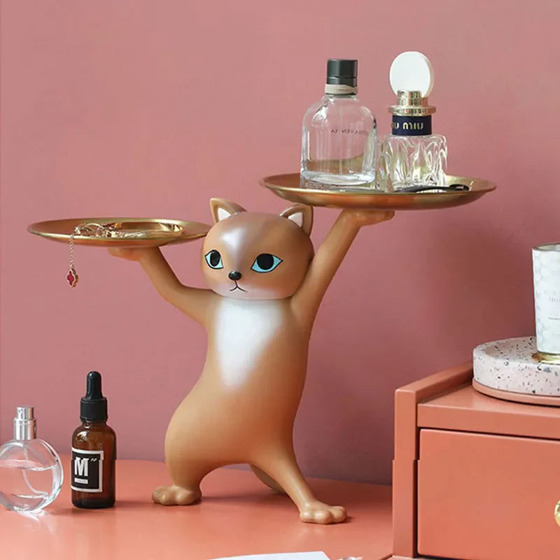Sculpture de chat avec étagères comme support d'objets