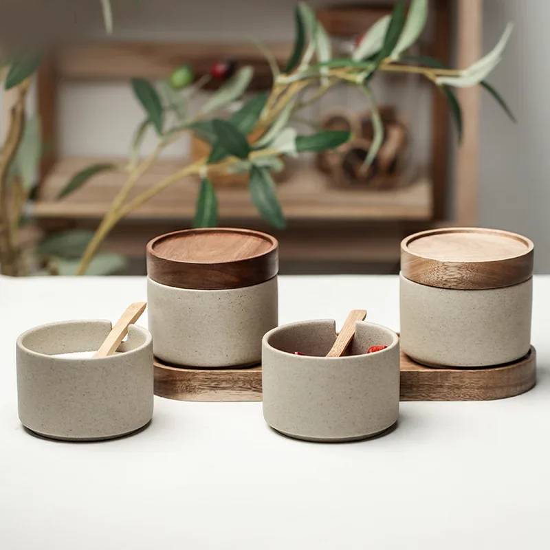 Ceramic spice jars set with wooden lid