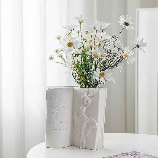 Decorative reading vase made of ceramic