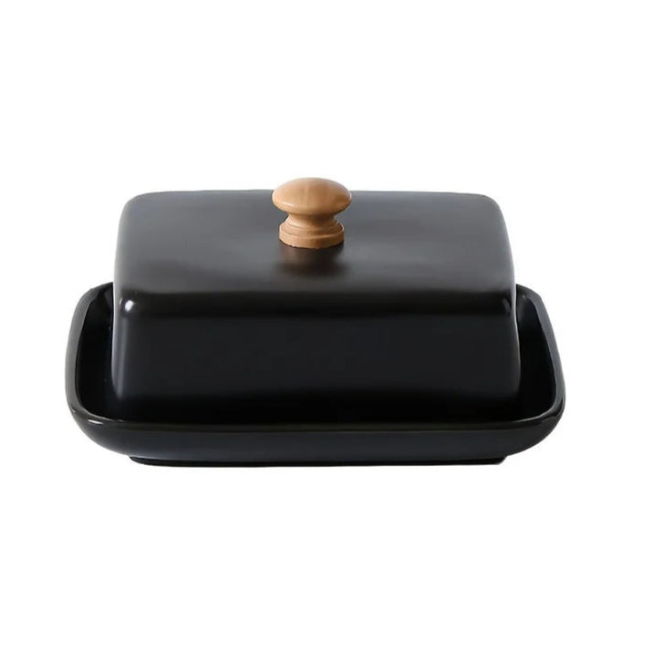 Minimalist butter dish made of ceramic