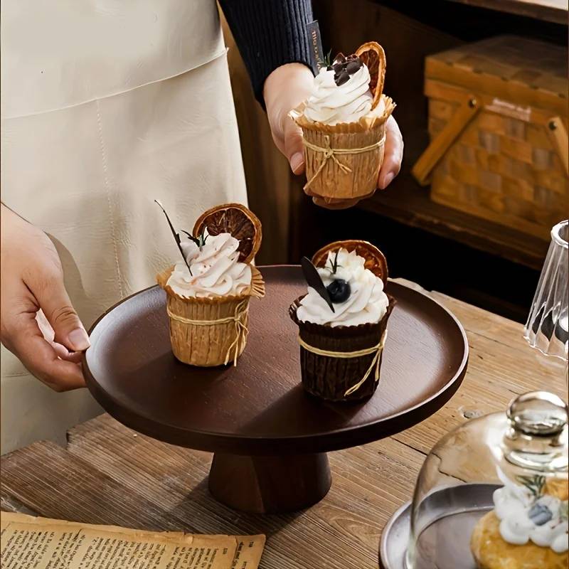 Cake stand with glass lid dome