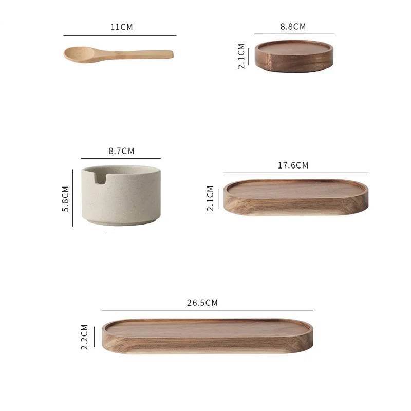 Ceramic spice jars set with wooden lid