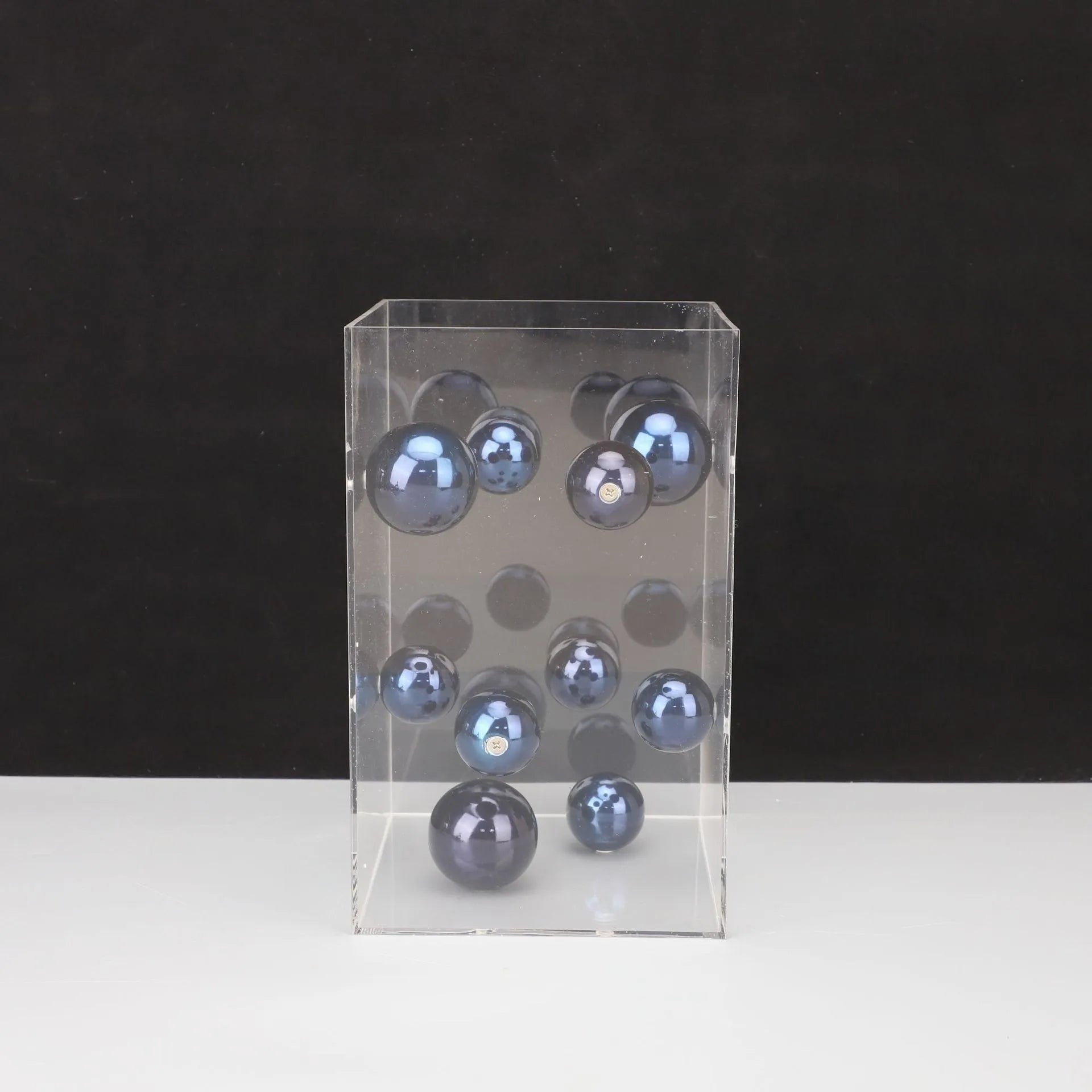 Acrylic decorative cube Orbis