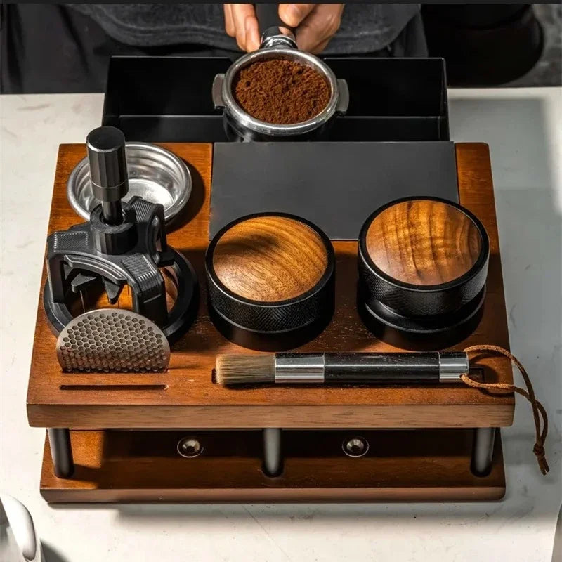 Espresso Tamper Station aus Holz – 51–58mm