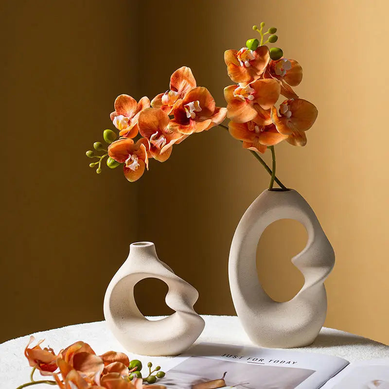 Curved double vase made of ceramic