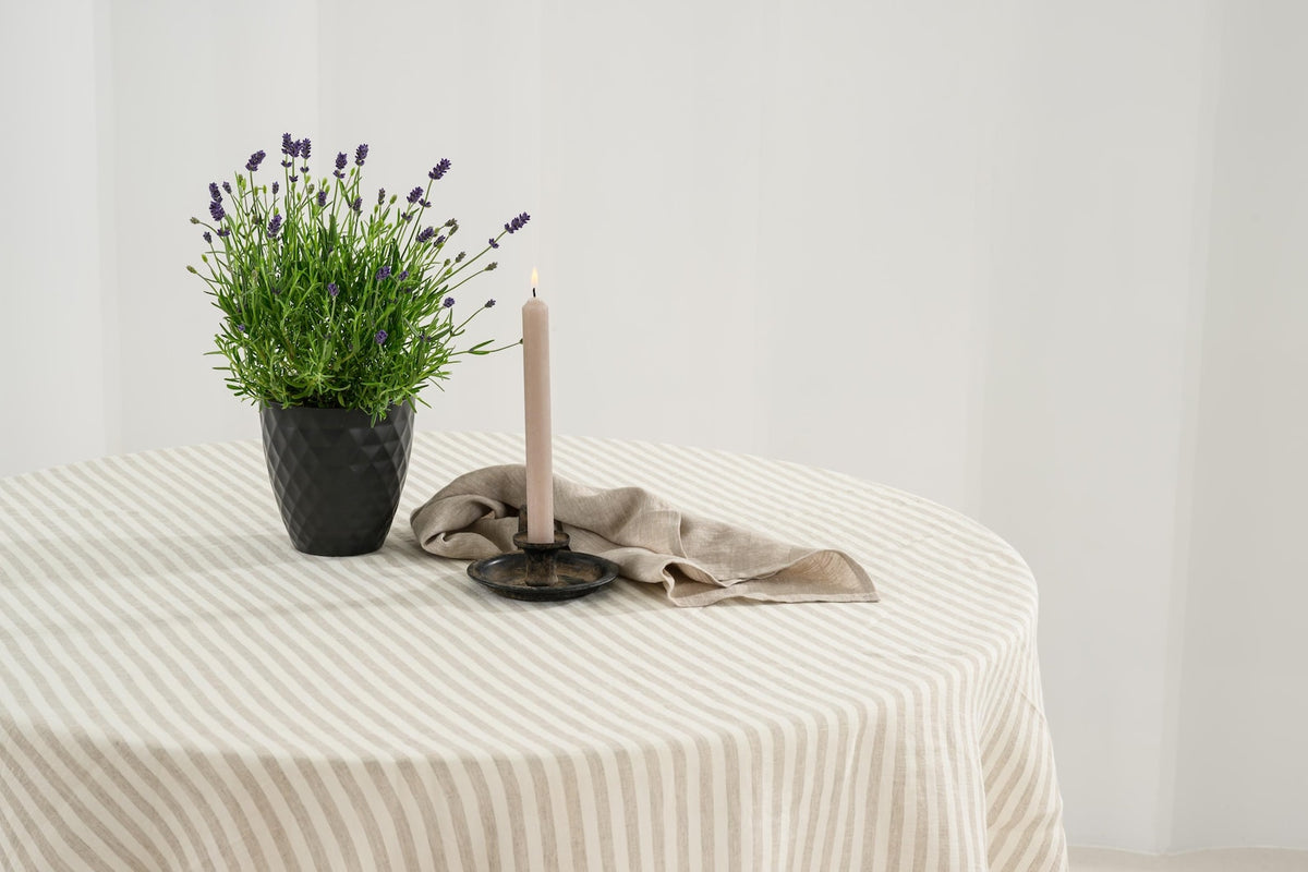 Runde Tischdecke aus Leinen – Beige gestreift