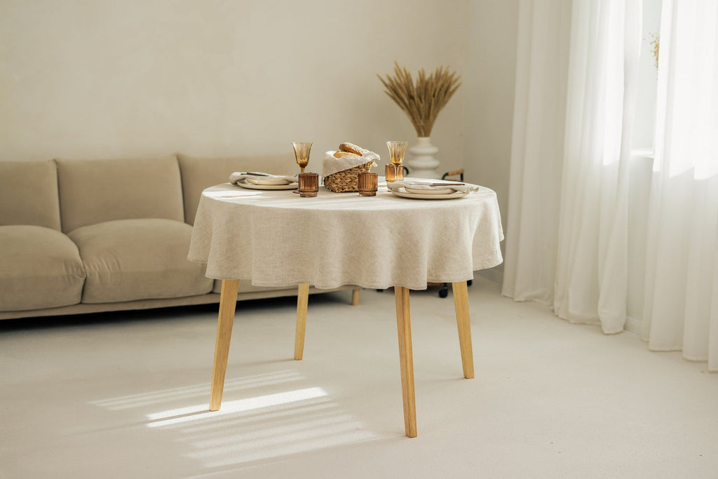 Runde Leinentischdecke in Natur – Gesamtansicht