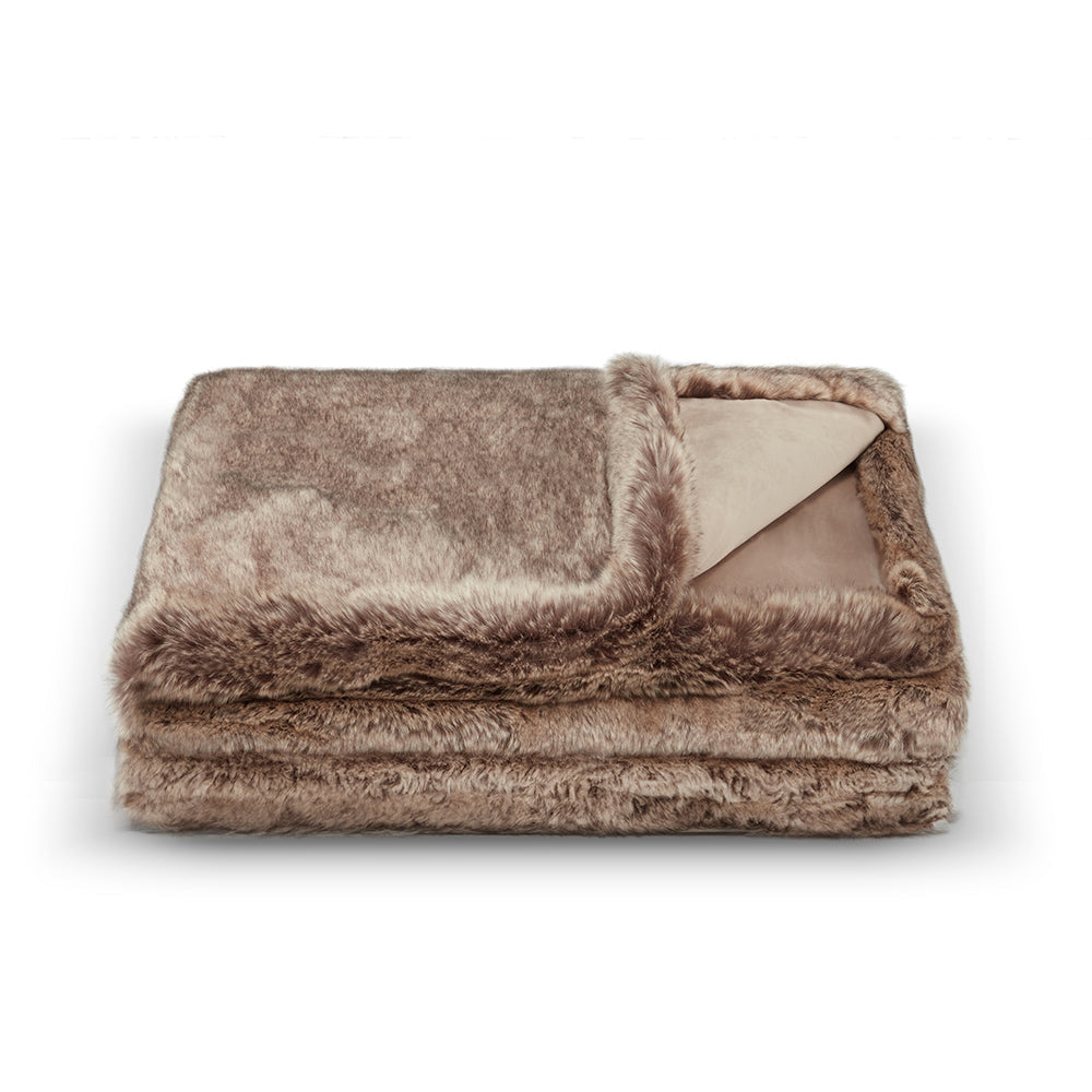 Kuscheldecke aus Kunstfell Braun – Arctos