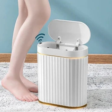 Elegante pattumiera con sensore