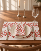 Platzsets mit Servietten für Weihnachten aus bedrucktem Leinen – Rubinranken