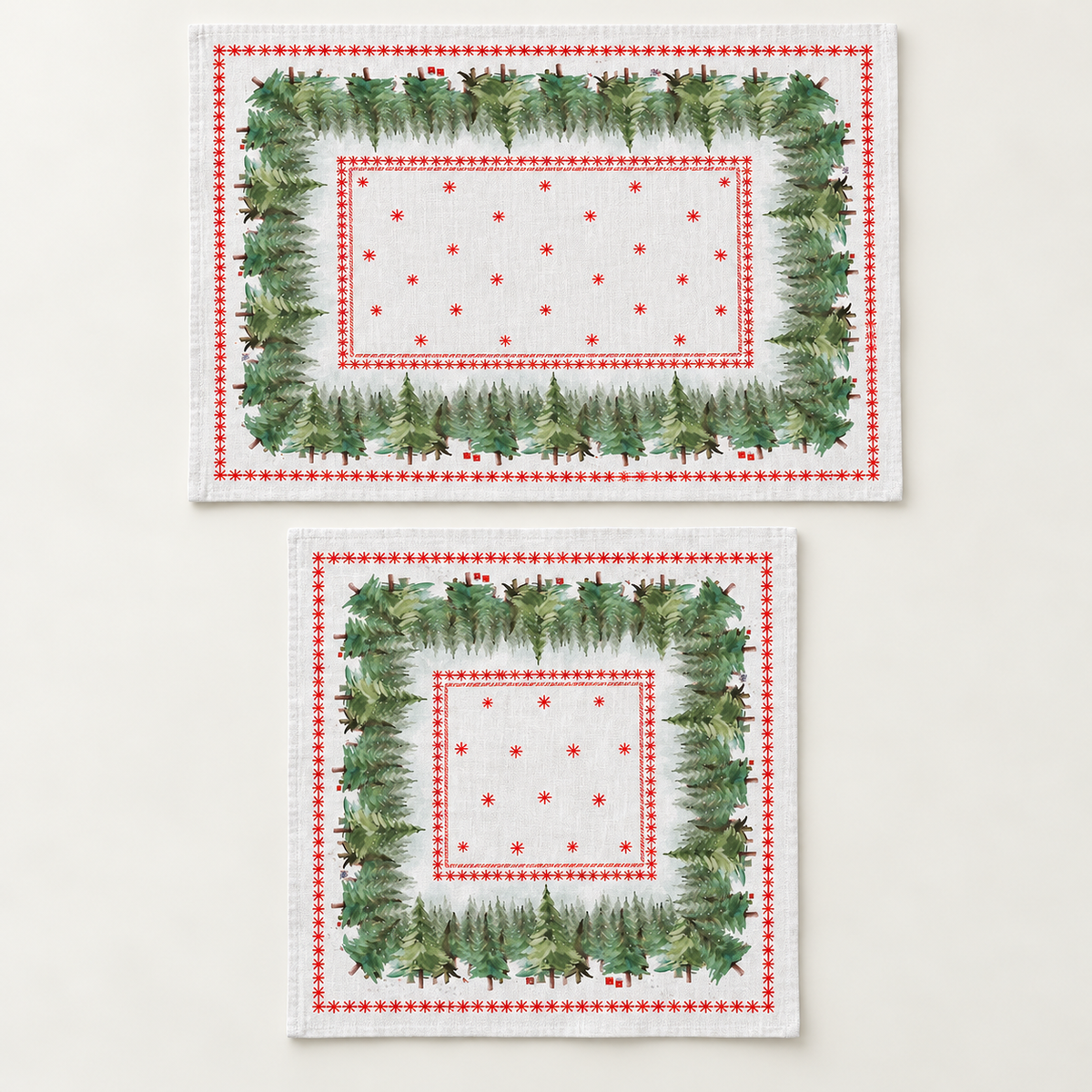Platzsets mit Servietten für Weihnachten aus bedrucktem Leinen – Tannen & Sterne