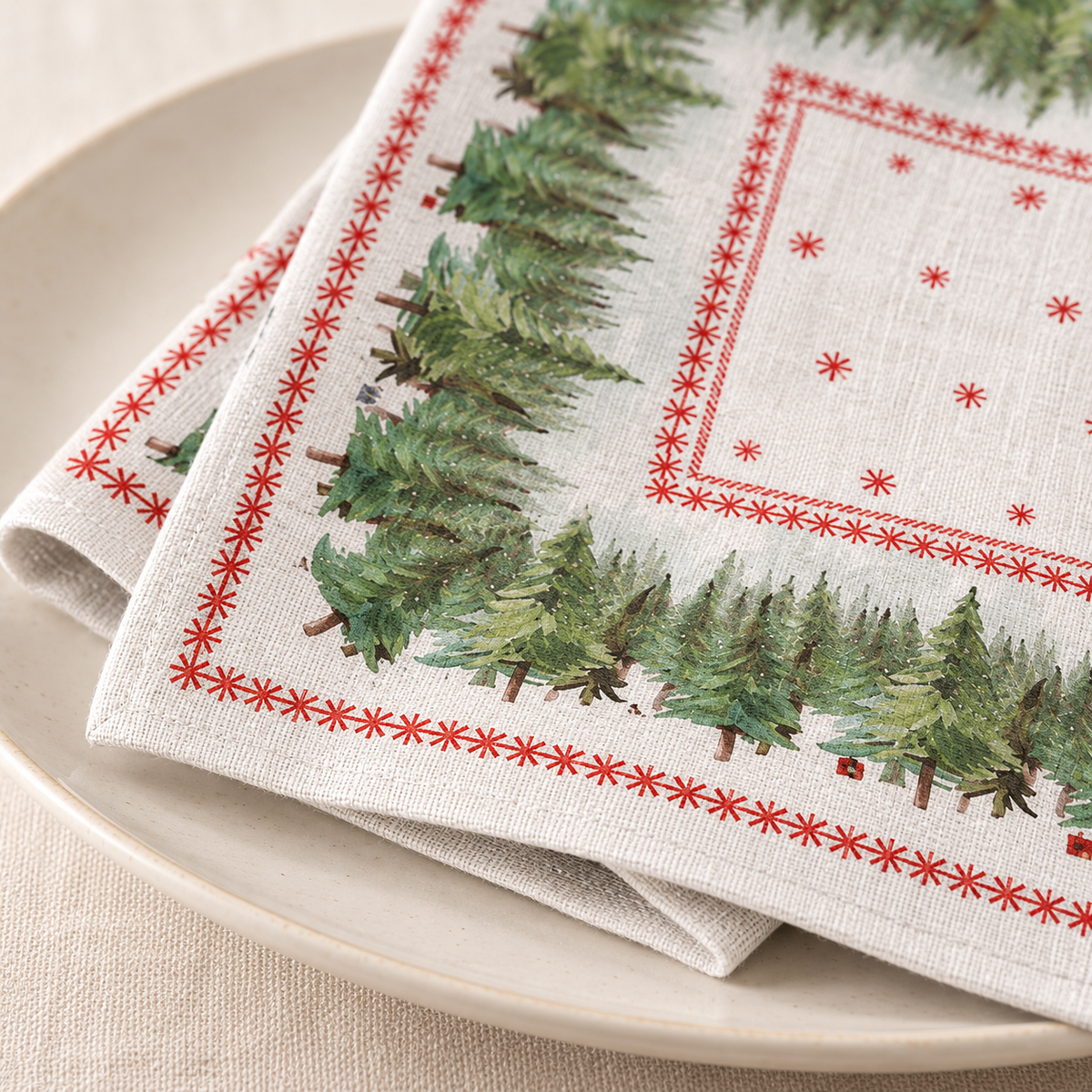 Servietten für Weihnachten aus bedrucktem Leinen – Tannen & Sterne
